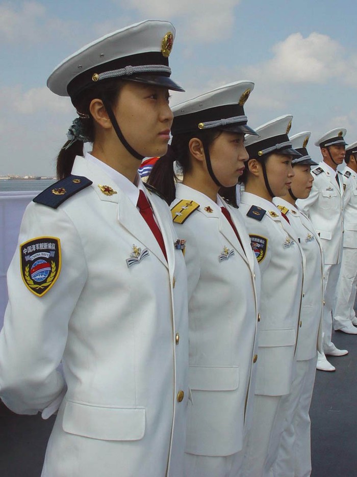 Nữ sĩ quan hải quân Trung Quốc